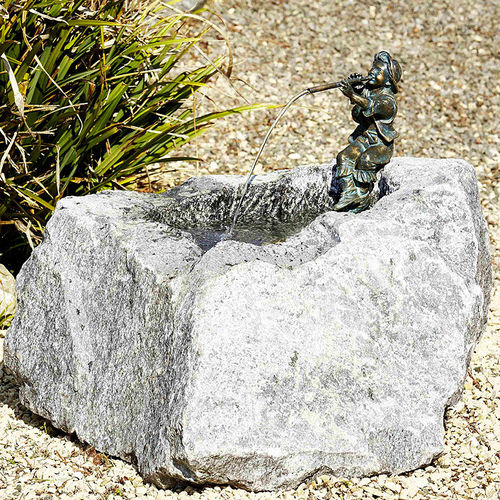 Rottenecker Granit Trog + Bronze Figur Fabio 42040 Wass-Speier